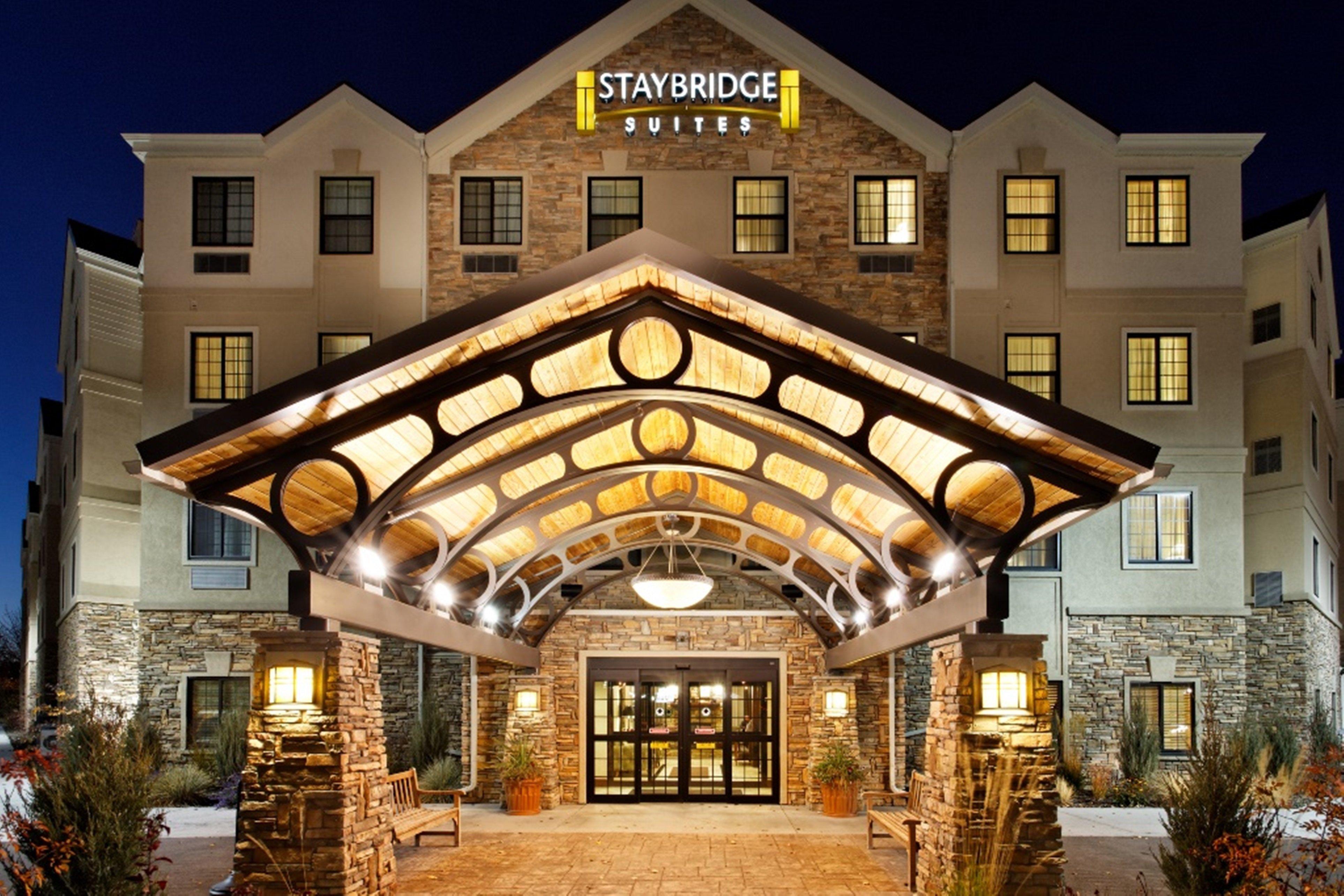 Staybridge Suites Dearborn By Ihg Exterior foto